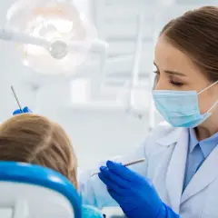 Leczenie zapalenia dziąseł: leki OTC, recepta i domowe sposoby